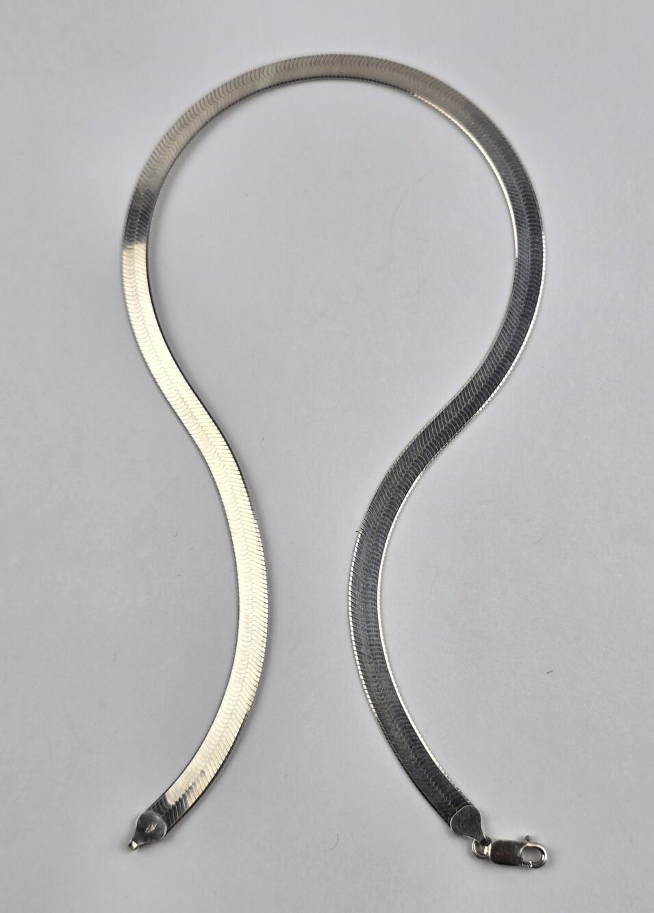 7.5mm Herringbone Necklace Sterling Silver 925 Italy 18" length very clean